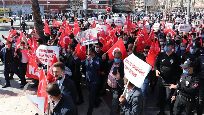 Batman’da ‘Şehitlere Saygı, Teröre Lanet’ yürüyüşü düzenlendi