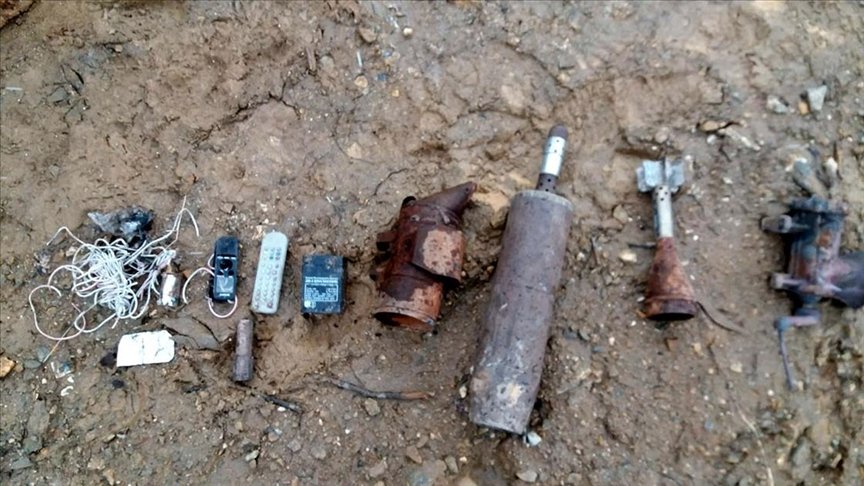 Bitlis’te PKK’lı teröristlerce kullanılan 9 odalı sığınak imha edildi