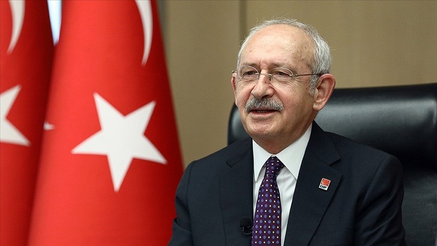 Kılıçdaroğlu: Bir nefes sıhhat için kendi nefesinden vazgeçen sağlık emekçilerimizin hatırası önünde saygıyla eğiliyorum