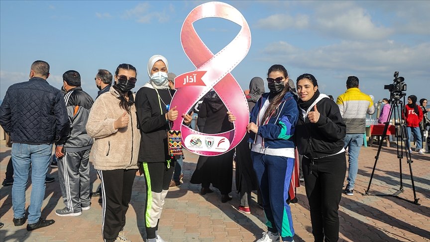 Gazze’de kadınlar Dünya Kadınlar Günü’nde ‘Kendinden Emin Adımlar’ sloganıyla yürüdü
