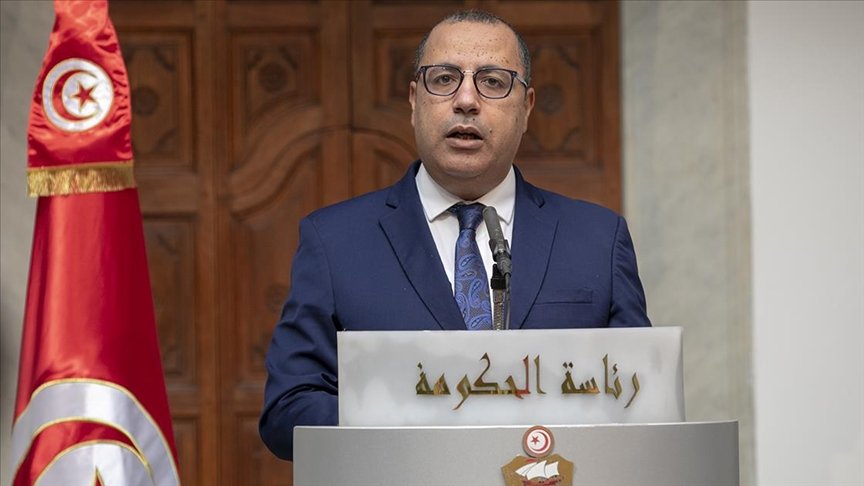 Tunus’ta Cumhurbaşkanı ile çekişme yaşayan Başbakan Meşişi istifasının söz konusu olmadığını açıkladı