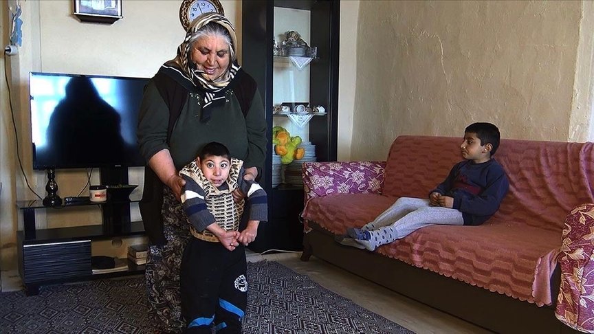 Karslı ‘süper babaanne’nin torunlarına güzel yaşam sunma mücadelesi