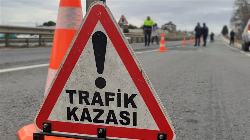 Isparta’da iki aracın çarpışması sonucu 3 kişi öldü, 8 kişi yaralandı