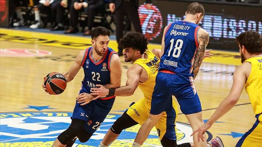 Anadolu Efes’ten THY Avrupa Ligi’nde üst üste 8. galibiyet