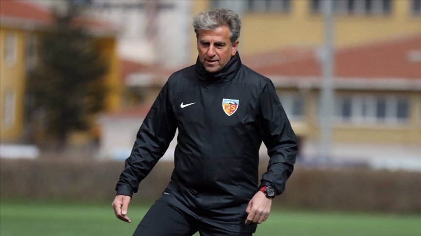 Kayserispor Teknik Direktörü Hamzaoğlu: Türk futbolu, milli takımlar ve oyuncular bazında ileriye doğru gidiyor