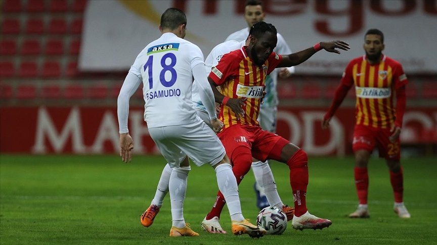 Kayserispor sahasında Çaykur Rizespor’u 2-1 yendi