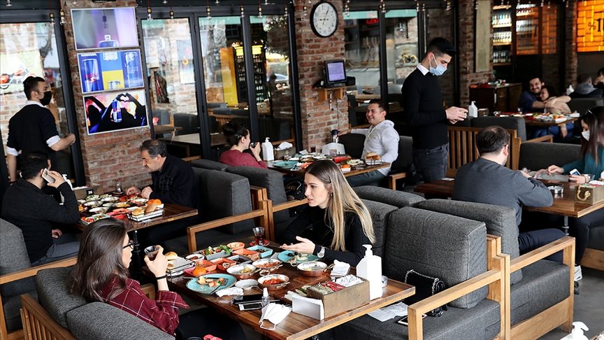 ‘Kontrollü normalleşme’ döneminin ilk hafta sonu