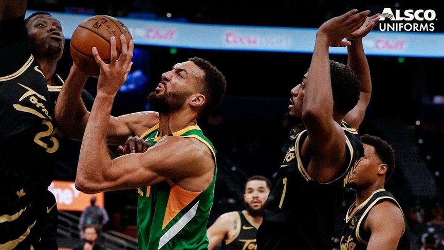 NBA’de 30. galibiyetine ulaşan Jazz liderliğini sürdürdü
