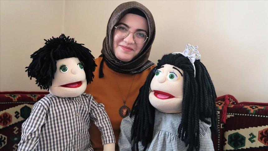 Vantrilok öğretmen, Anadolu kültürünü ‘Erzurum ağzı’ ile oynattığı kuklalarla gelecek kuşaklara aktarıyor