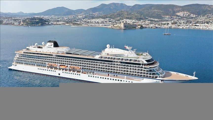 Sezonun ilk kruvaziyeri Bodrum’a geldi