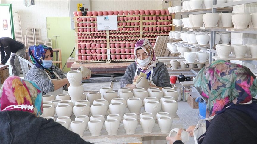 KOSGEB geçen yıl Kovid-19’un gölgesinde 69 bine yakın işletmeye destek verdi