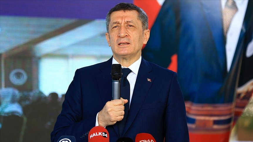 Bakan Selçuk: Okullarımızı çok daha güvenilir hale getirmek için elimizden geleni fazlasıyla yapmaya çalışıyoruz.
