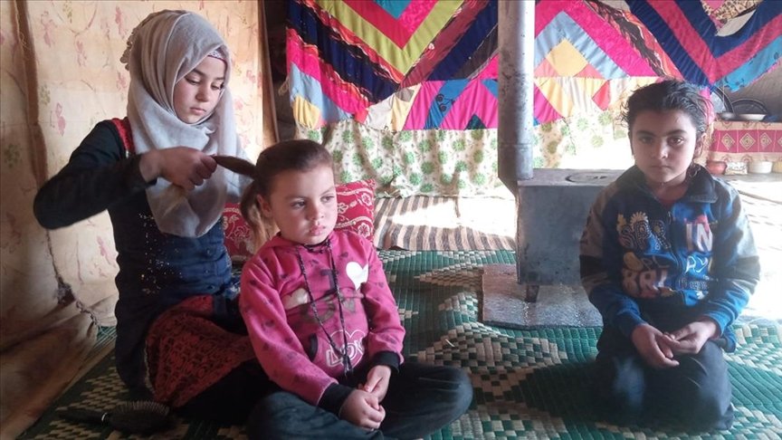 Suriye’deki savaşta anne ve babasını kaybeden 12 yaşındaki Zeynep kardeşleriyle yaşam mücadelesi veriyor