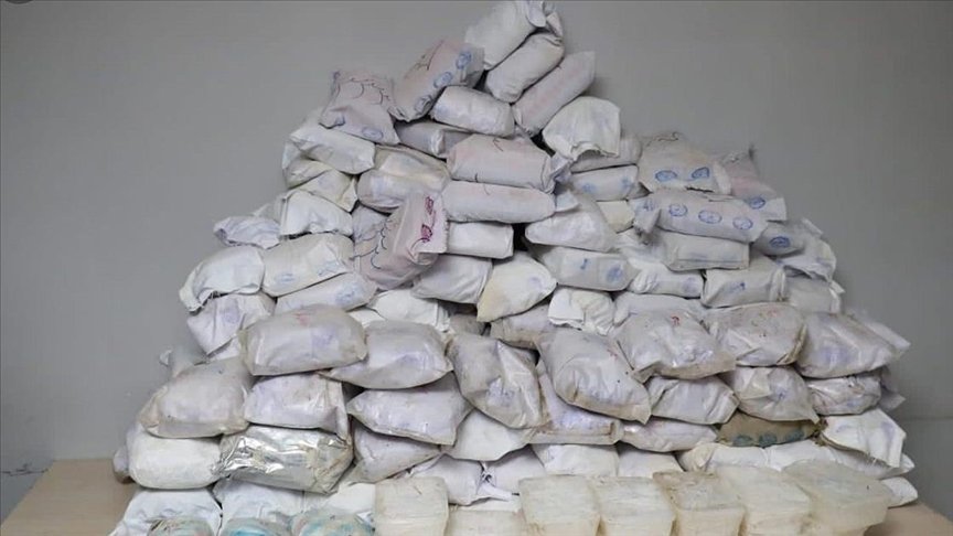 Hakkari’de ‘terörün finansmanı operasyonu’ ile 482 kilo eroin, 65 kilo metamfetamin ele geçirildi