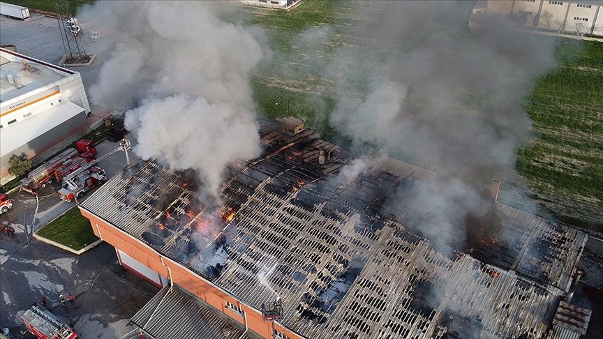 Denizli’de tekstil fabrikasında yangın