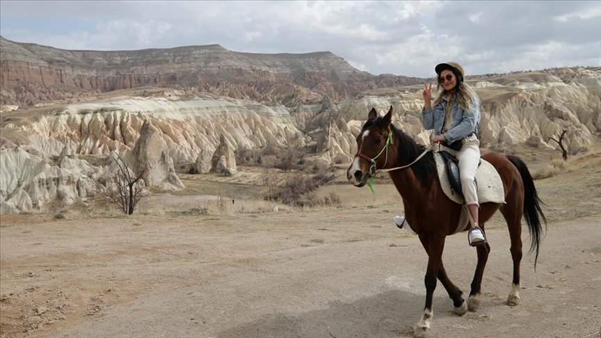 Kapadokya Ukrayna’dan gelecek turistlere hazırlanıyor