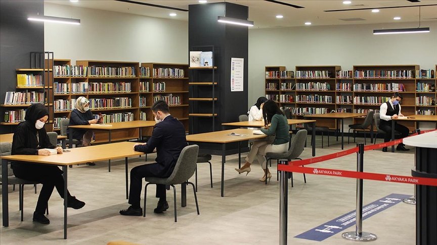İstanbul’un ilk AVM kütüphanesinin müdavimleri 18-25 yaş arası gençler