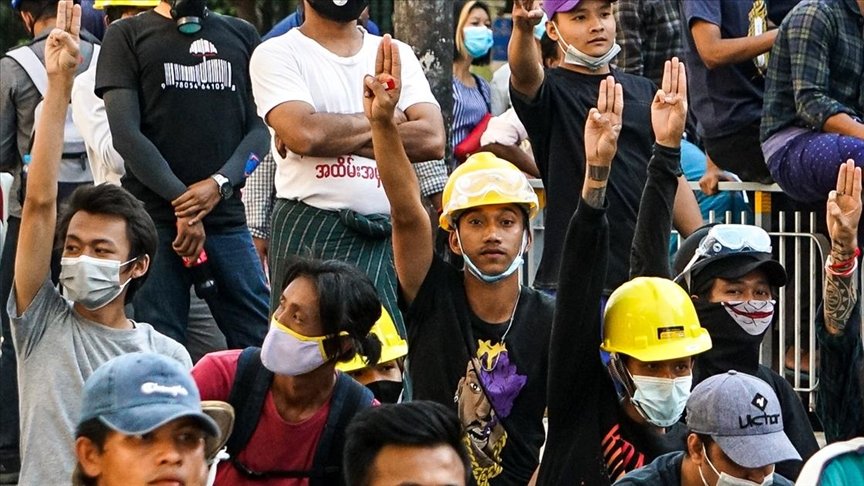 Tayland ve Vietnam, Myanmar’daki vatandaşlarını tahliye edecek