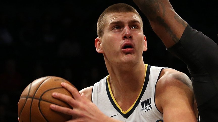 Nuggets, Jokic’in tarihe geçtiği maçta Bucks’ı farklı yendi