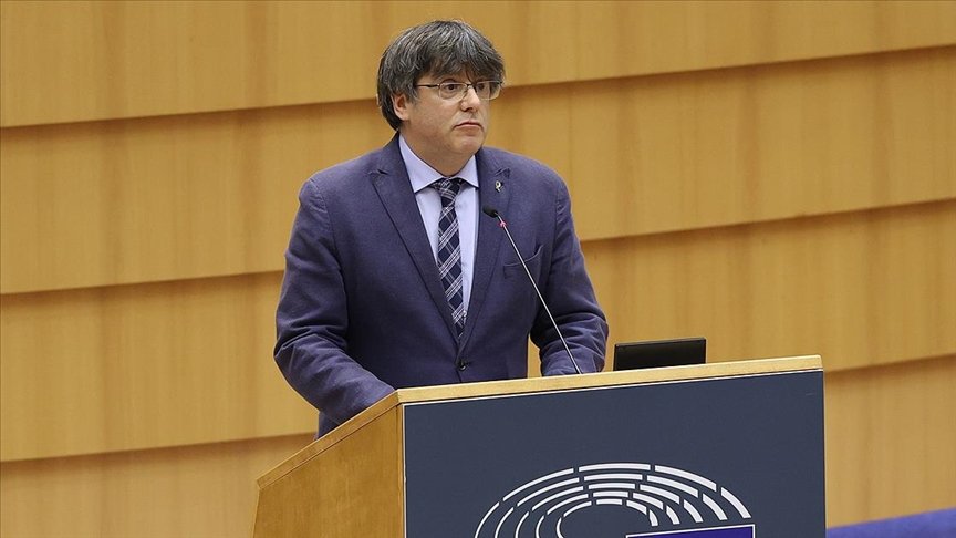 Avrupa Parlamentosu Katalan ayrılıkçı Puigdemont’un dokunulmazlığının kaldırılmasını kabul etti