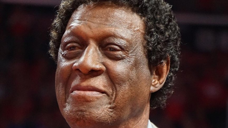 NBA’in efsane basketbolcularından Elgin Baylor yaşamını yitirdi