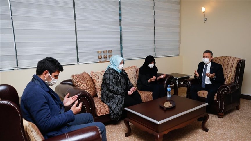 Cumhurbaşkanı Yardımcısı Oktay’dan şehit Korgeneral Erbaş’ın ailesine taziye ziyareti