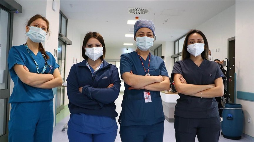 ‘Koronavirüs savaşçısı’ hemşireler tedbirlere daha fazla uyulmasını istiyor