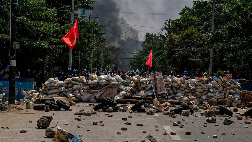 Myanmar’da bugünkü protestolarda ölenlerin sayısı 100’e yükseldi