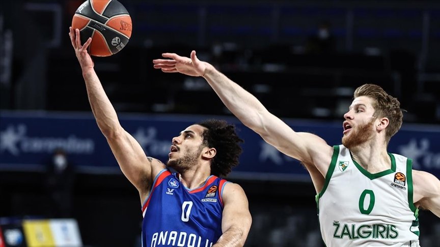Anadolu Efes THY Avrupa Ligi’nde üst üste 7. galibiyetini aldı