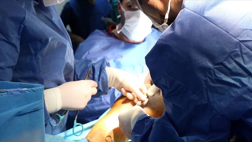 Kovid-19 geçirmiş hastalara 6 hafta içinde yapılan cerrahi uygulama ölüm riskini 2,5 kat artırıyor