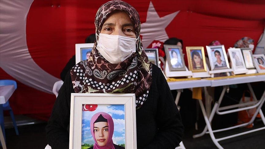 Anne Hatice Levent: Yeter bu çile bitsin Fadime’m. Kaç, askerimize, polisimize teslim ol