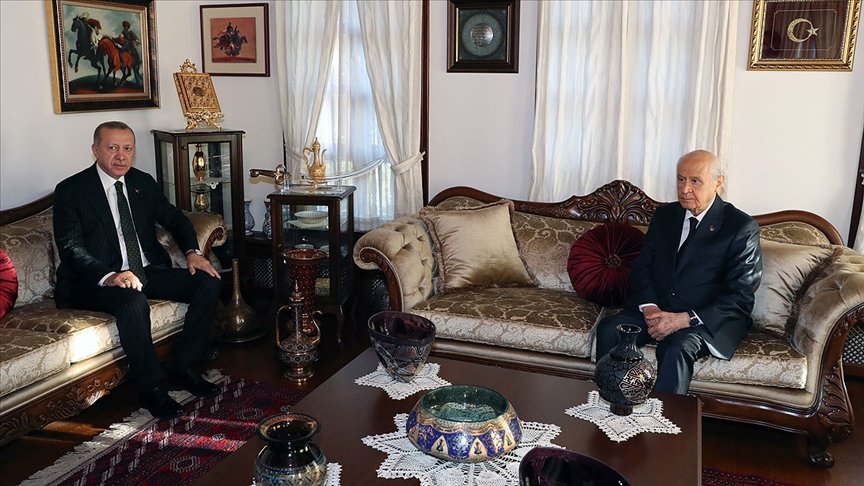 Cumhurbaşkanı Erdoğan MHP Genel Başkanı Bahçeli’yi evinde ziyaret etti