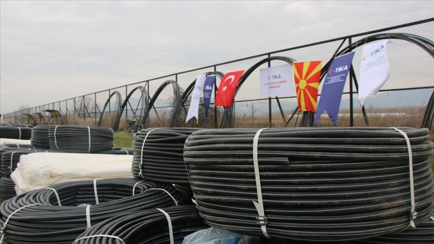 TİKA, Kuzey Makedonya’daki 140 aileye seracılık ekipmanları ve tohum desteğinde bulundu