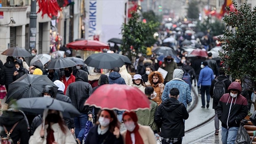İstanbul ‘kısıtlamasız’ ilk cumartesinde öğleden sonra hareketlendi