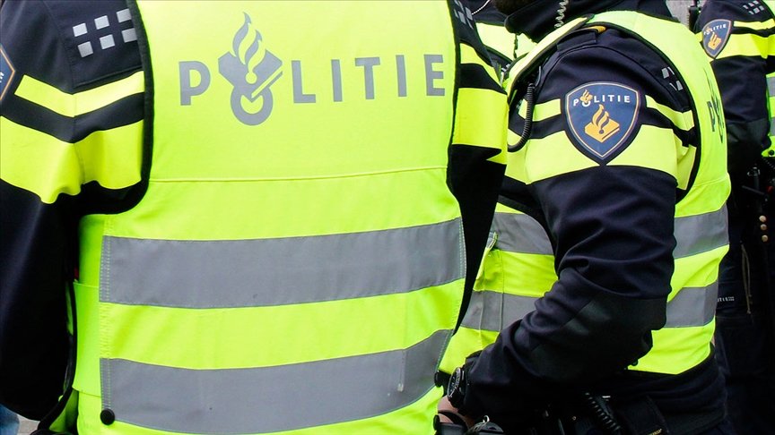 Hollanda’da teşkilatında ırkçı ifadeler kullanılan polis şefi Türklerden özür diledi