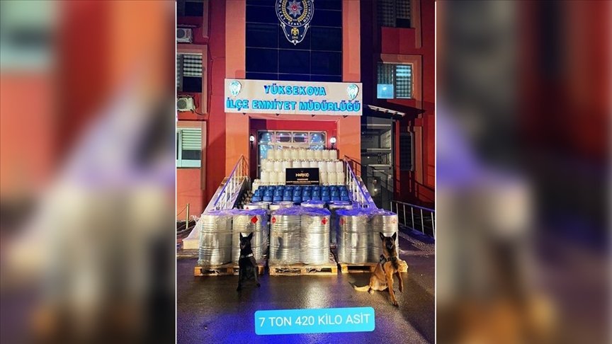 Bakan Soylu: Hakkari’de 7 ton 420 kilo asetik anhidrit ele geçirildi