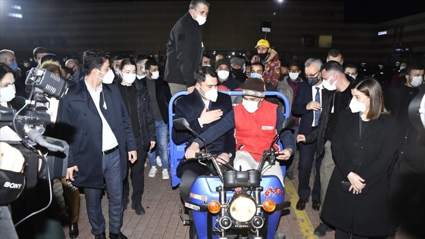 Çevre ve Şehircilik Bakanı Kurum:  Artık şehirde hiçbir şekilde at arabacılığı yapılmayacak