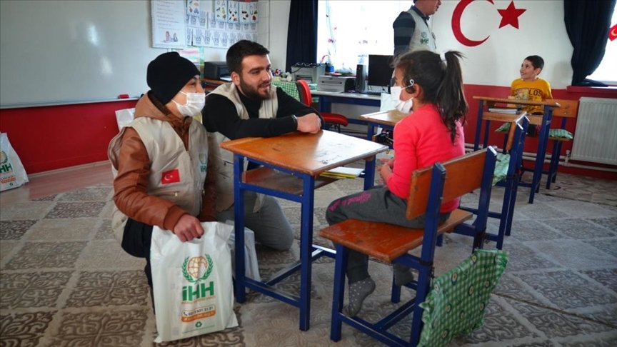 Konyalı gençler Tunceli’nin dağ köyleriyle gönül köprüsü kurdu