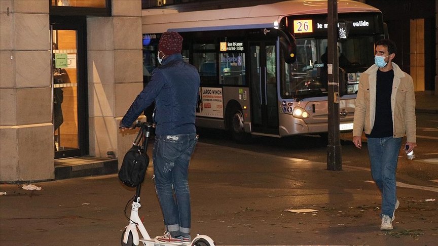 Fransa’da toplu taşıma araçlarına maske kullanımını kontrol etmek için kameralar yerleştirilecek