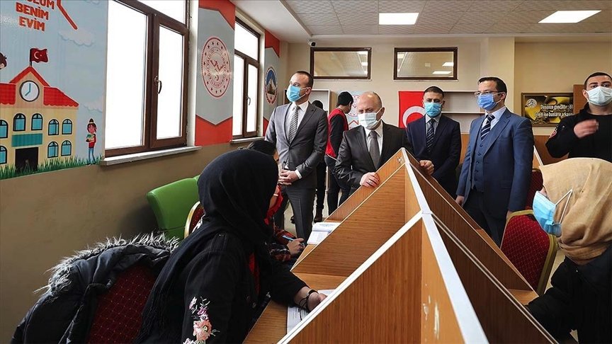 Ağrı’da okullar ders çalışmak isteyen öğrencilere 7 gün hizmet verecek