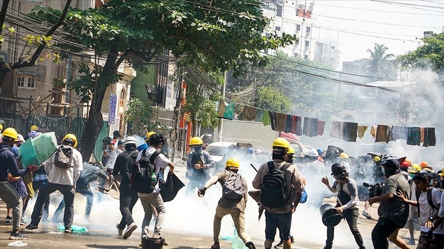 Myanmar’da darbe karşıtı gösterilerde gözaltına alınan 628 kişi serbest bırakıldı