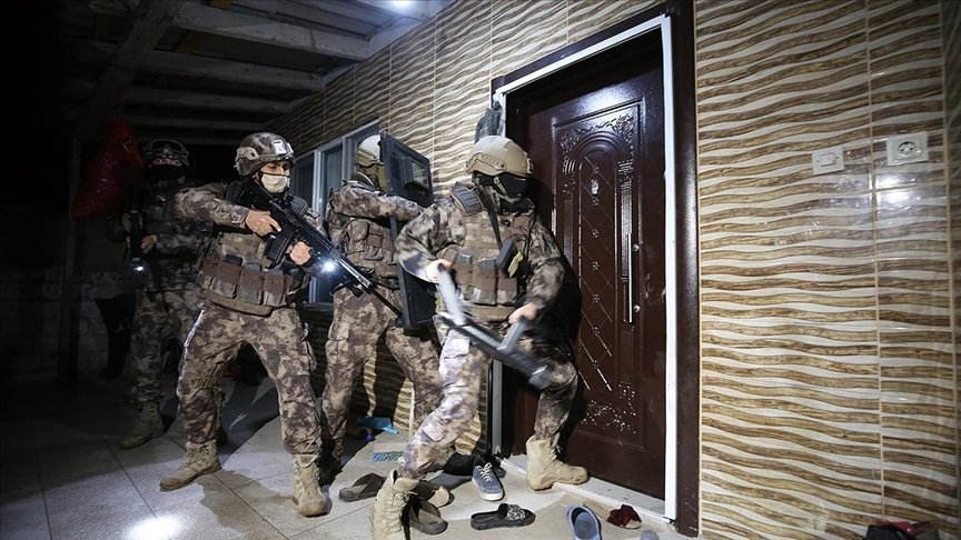 Antalya’da 2 bin 500 polisin katılımıyla uyuşturucu operasyonu düzenlendi
