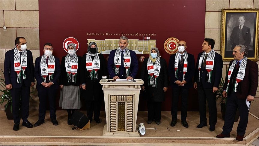 AK Parti’li Turan, İsrail’in Filistin halkını Kovid-19 karşısında ölümle baş başa bıraktığını belirtti