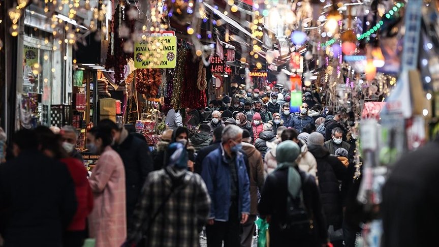 Gündüzleri binlerce kişiyi ağırlayan Tahtakale’de 15 kişi ikamet ediyor