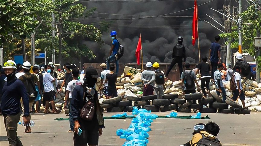 Myanmar’da darbe karşıtı protestolara güvenlik güçlerinin müdahalesinde can kayıpları 459’a yükseldi
