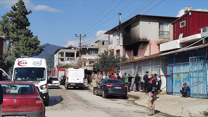 Hatay’da evde çıkan yangında 2 yaşındaki ikiz kardeşler hayatını kaybetti