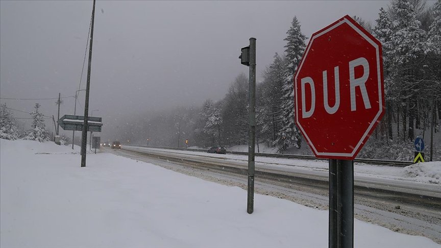 Bolu Dağı’nda kar, tipi ve sis etkili oluyor