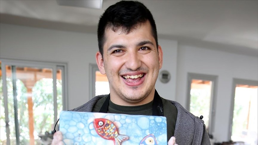 Bodrumlu engelli gencin doğar doğmaz başlayan yaşam mücadelesi hep ‘umut’ dolu