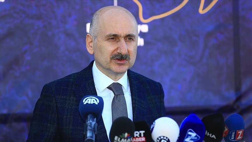 Bakan Karaismailoğlu: İstanbul’a iki raylı sistem hattı daha kazandırıyoruz