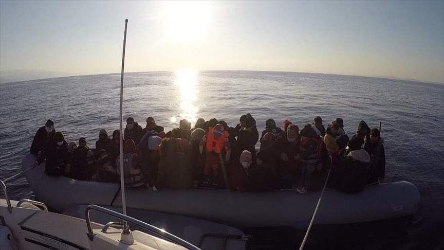 Çanakkale’de 54 sığınmacı kurtarıldı